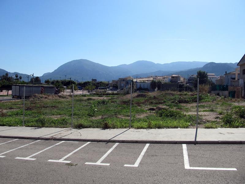 500 sqm Plot in residential area of Pego