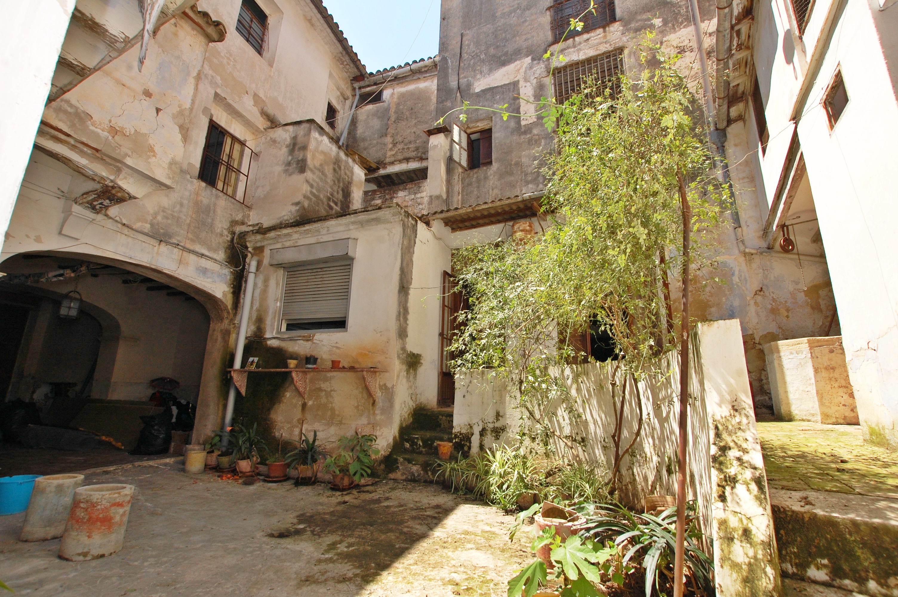 Herrenhaus mit Terrasse und Garage in Pego