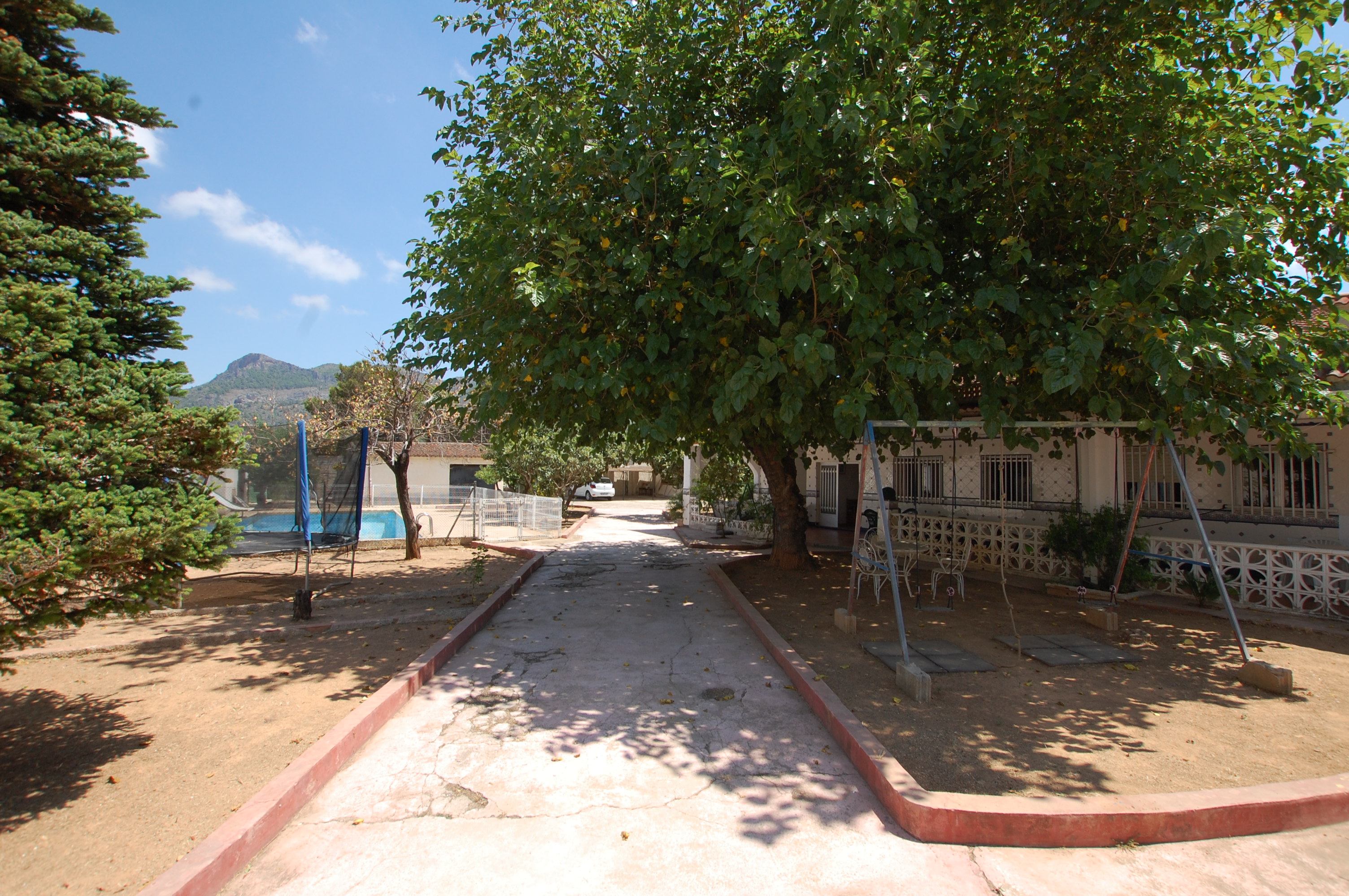 Finca mit 2 Häusern und großem Grundstück in Marxuquera, Gandia